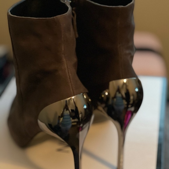Suede boots w/Metallic heel $25 each BLACK ONLY - Picture 3 of 5